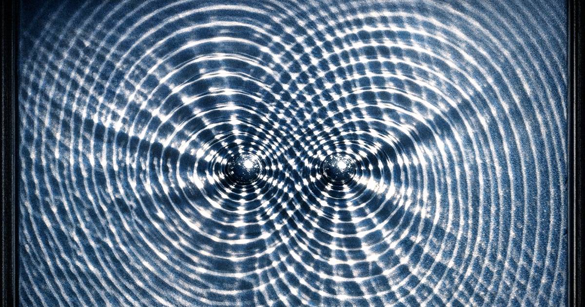 Understanding Waves: IGCSE Physics Explained